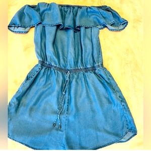 Super cute chambray colored Flirty and fun Romper. EUC